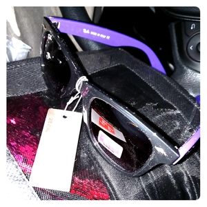 Women's *RAY BAN*-WAYFARER Model Sunglasses